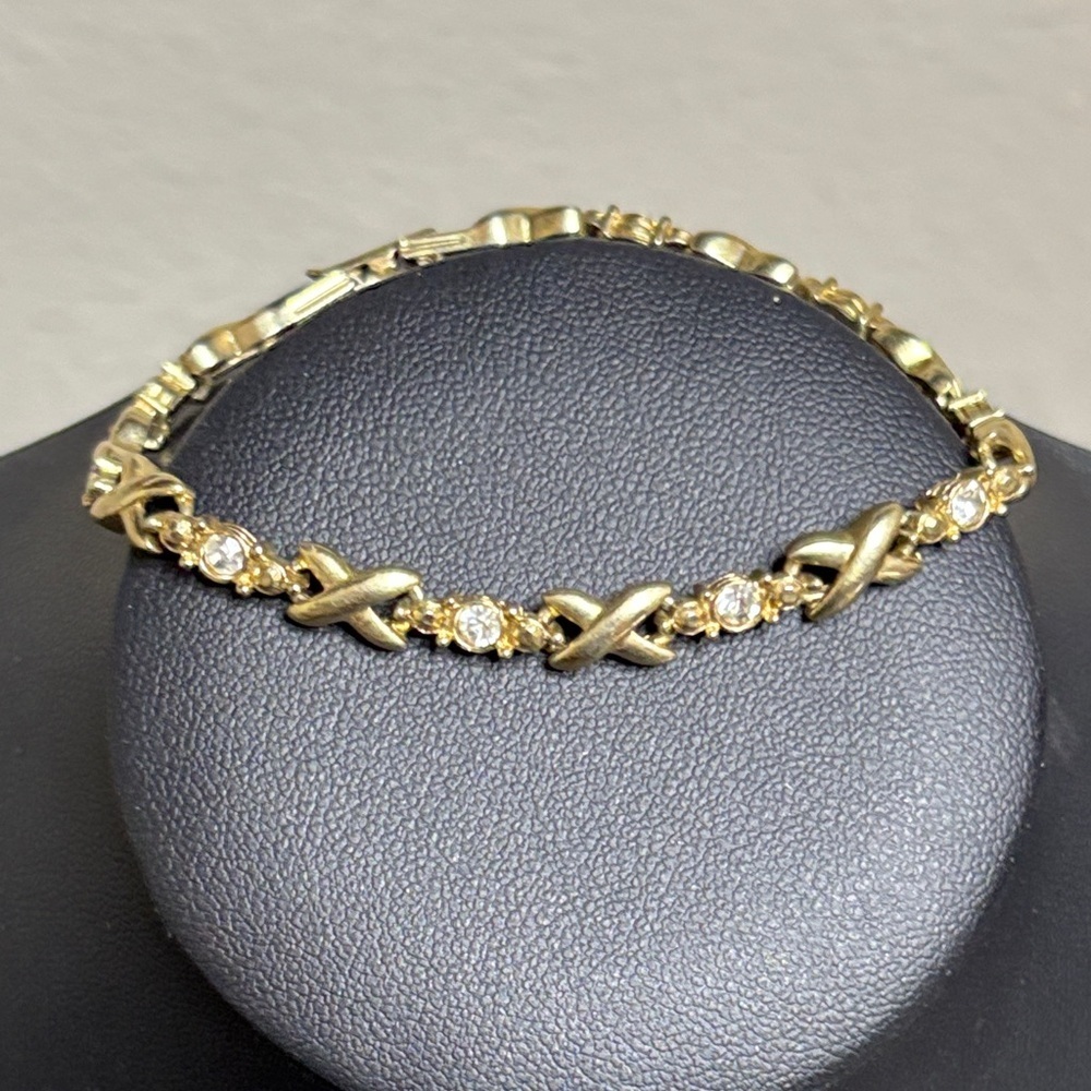 Vintage Avon Good Tone Tennis Bracelet Rhinestone